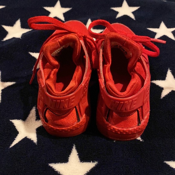 Nike air huarache TRIPPLE RED kids size 10.5C - Picture 3 of 5